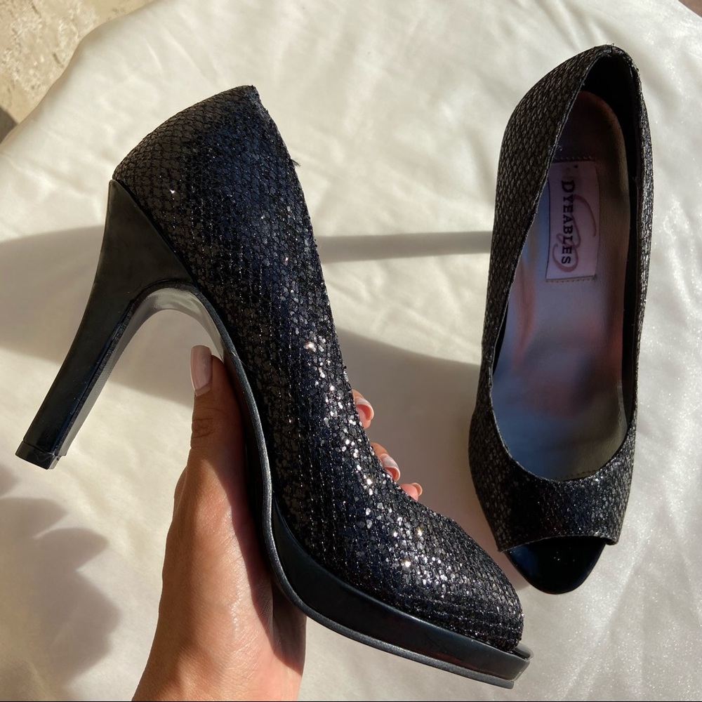 Black sparkly pumps by Dyeables in “Sari”